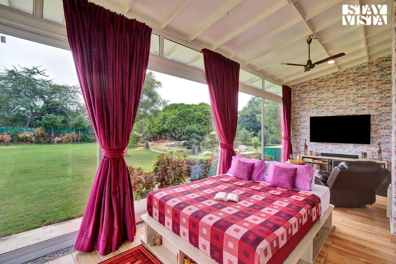 Stayvista At Idyllic Farmhouse - A Glasshouse With Outdoor Pool Gurgaon Bagian luar foto
