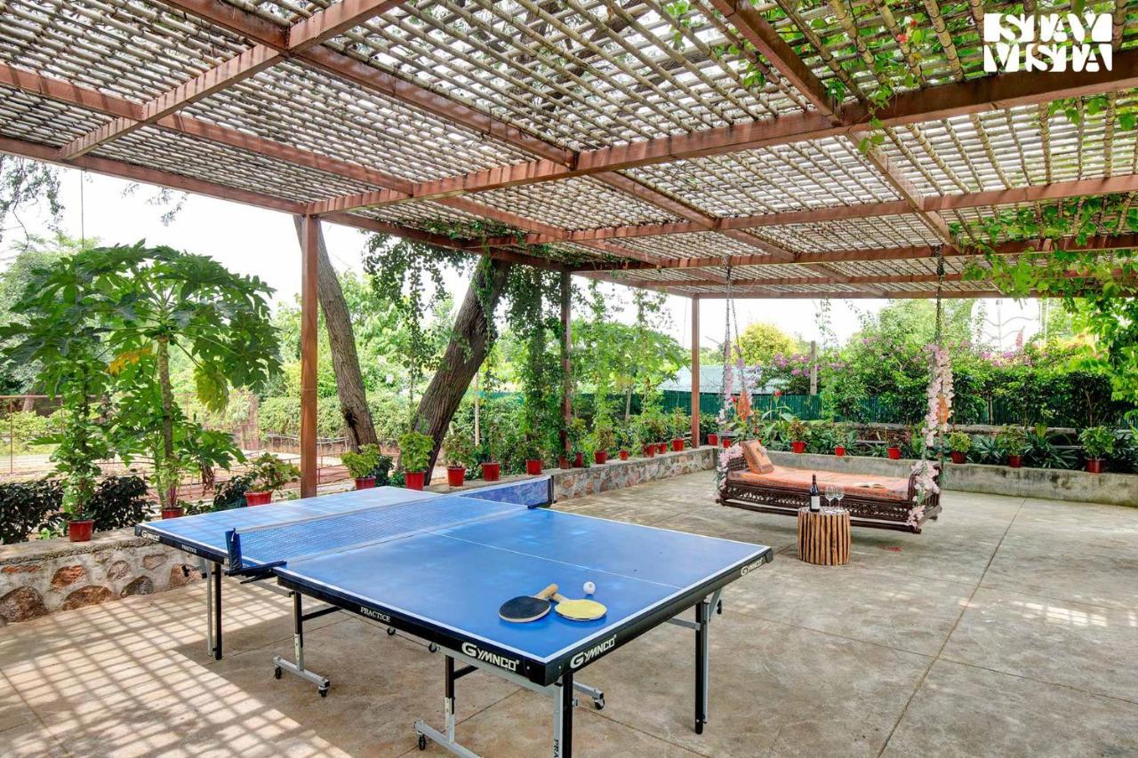 Stayvista At Idyllic Farmhouse - A Glasshouse With Outdoor Pool Gurgaon Bagian luar foto