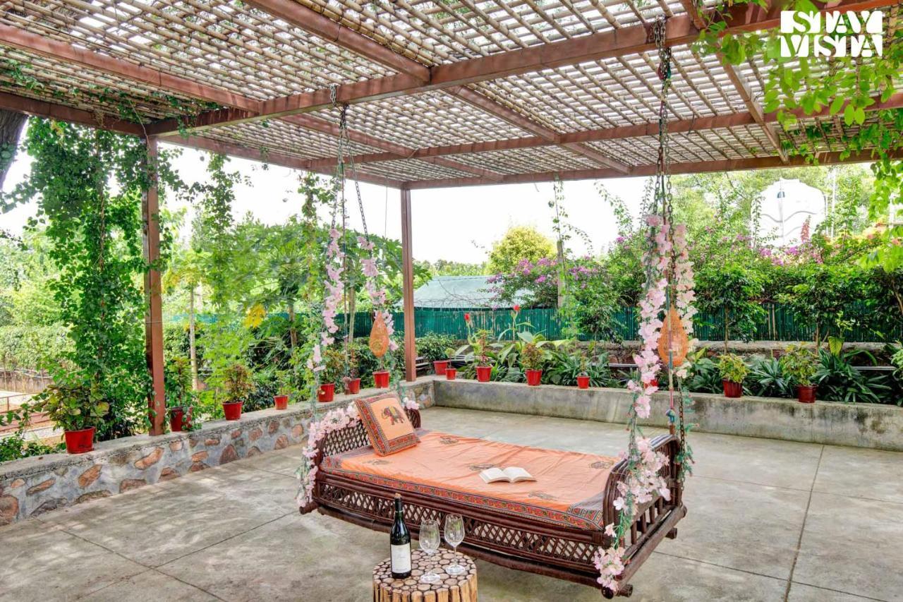 Stayvista At Idyllic Farmhouse - A Glasshouse With Outdoor Pool Gurgaon Bagian luar foto
