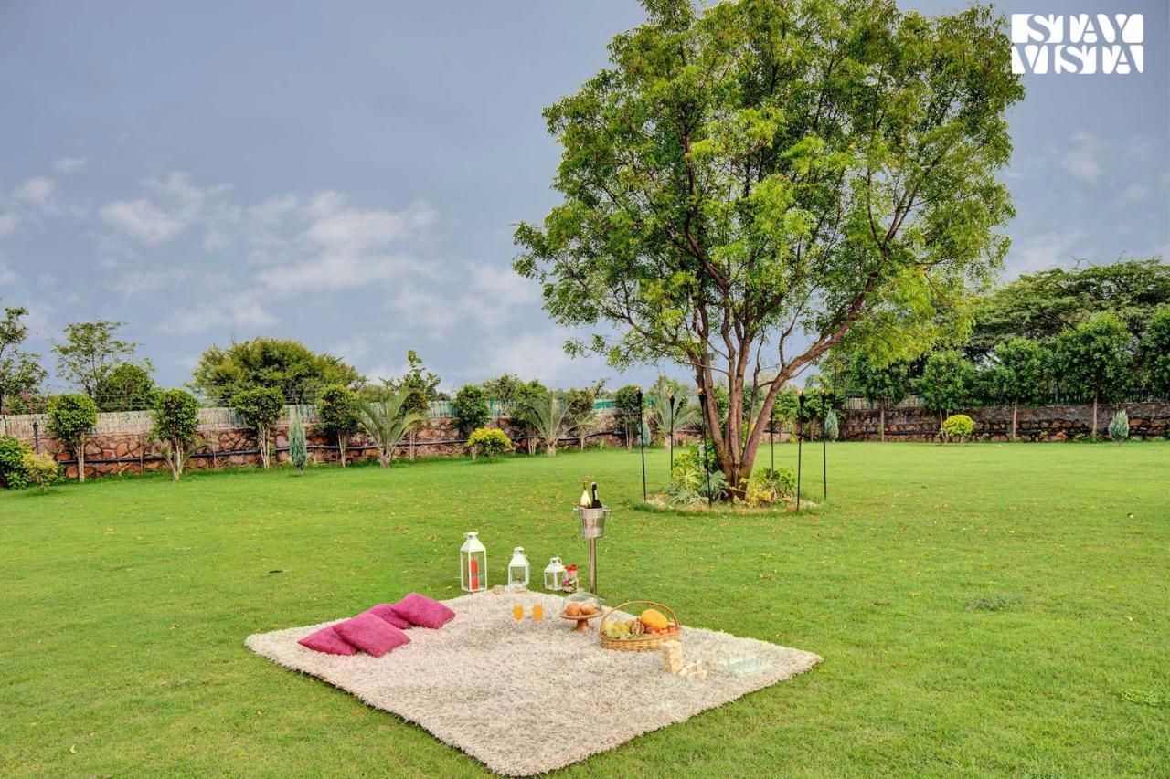 Stayvista At Idyllic Farmhouse - A Glasshouse With Outdoor Pool Gurgaon Bagian luar foto